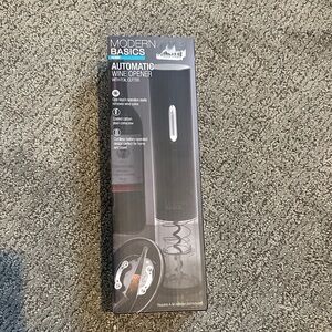 Modern Basics Automatic Wine Opener - Black
